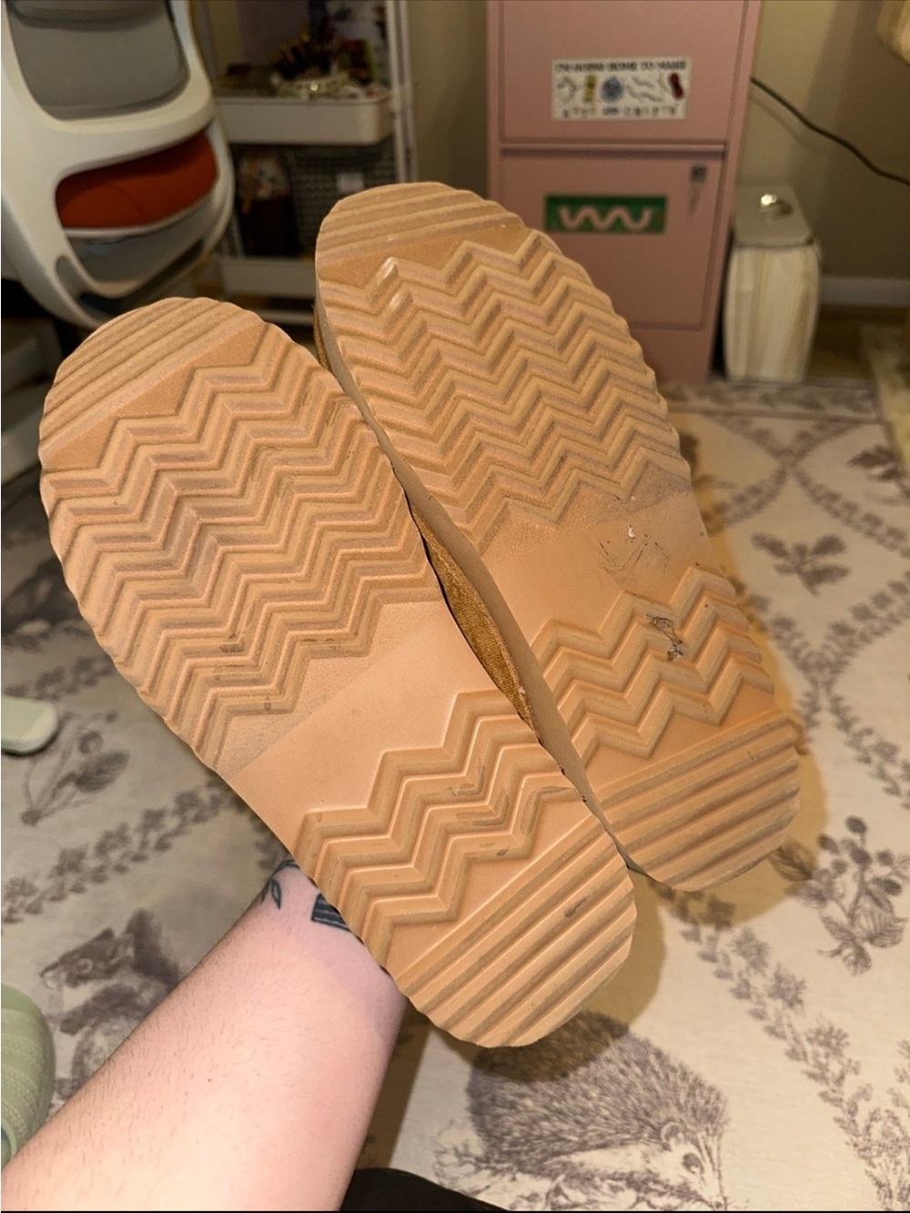 Altar’d State Cloud Slippers Size 9 Suede Platform Mule Slippers in Camel - Picture 6 of 6